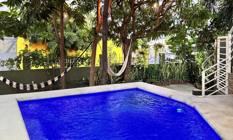 Villa 80
